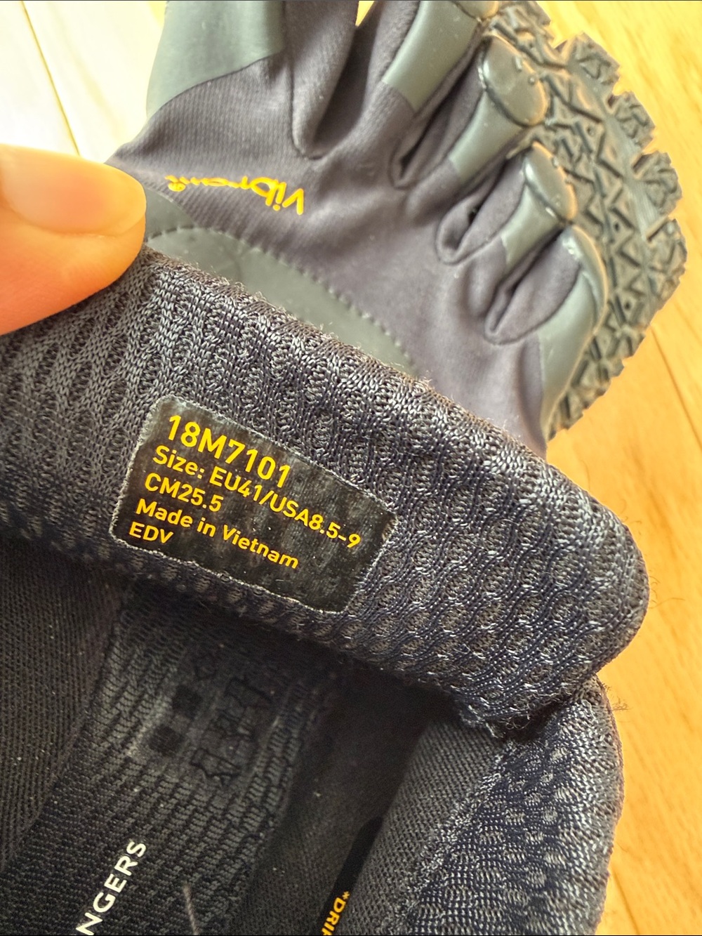 Vibram Men's FiveFingers Black with Yellow Logo Toe Shoes - Picture 4 of 7